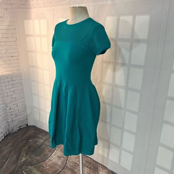 Shoshanna teal green blue short sleeve ribbed pleated dress size medium - Picture 3 of 9